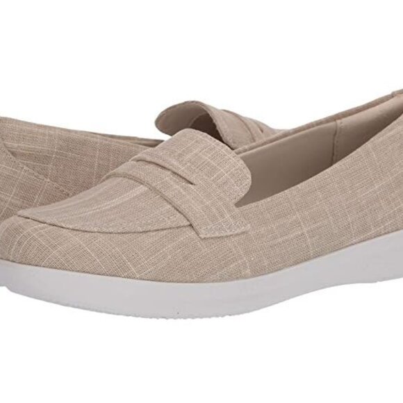 CLARKS  WOMEN'S AYLA FORM Loafer  Natural Women Sizes $85 retail    NIB - Picture 1 of 7